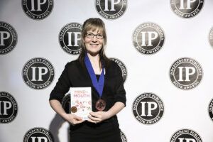 Heather Sears wins an IP award for her book Mind to Mouth: A Busy Chick's Guide to Mindful Mealtime Moments